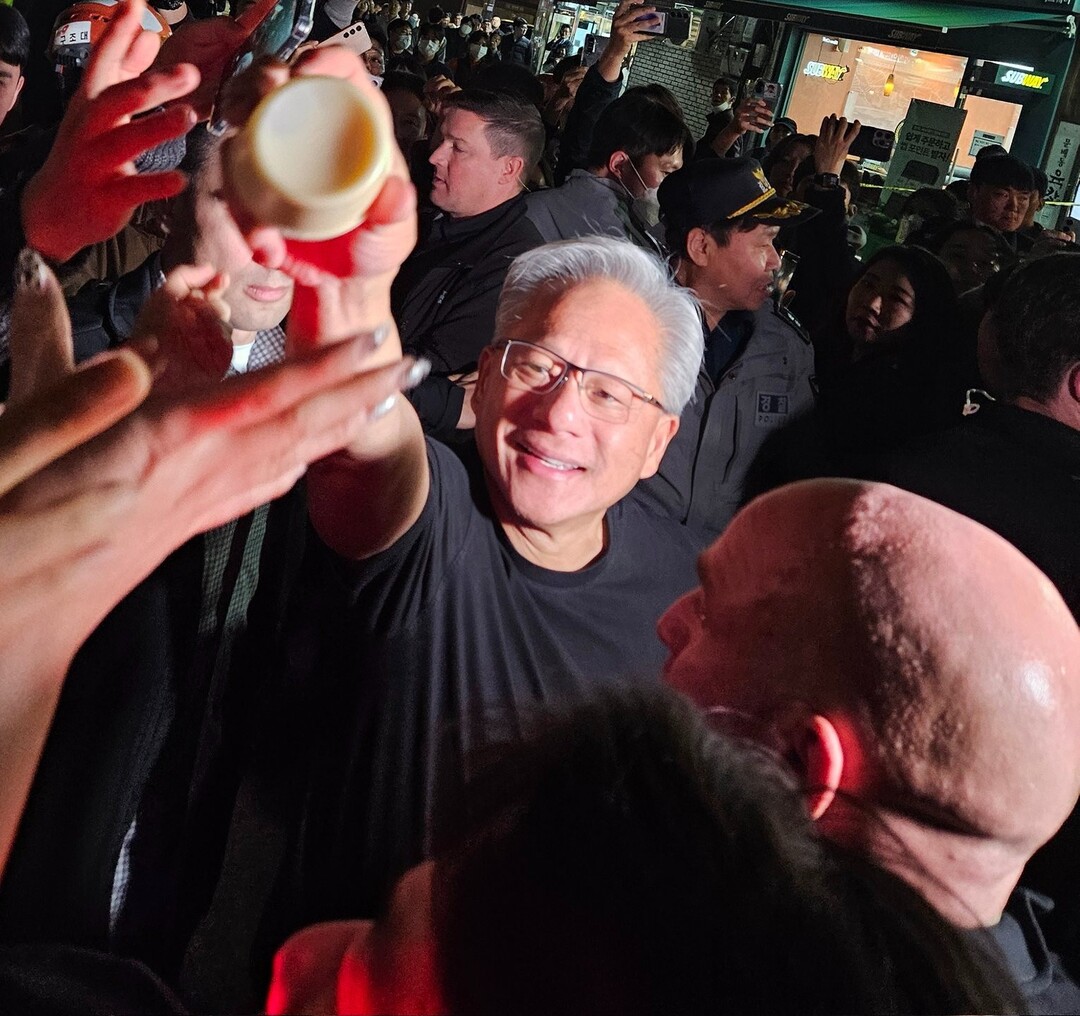 젠슨 황, 시민들에게 ‘뚱바’ 나눔…빙그레 주가 3.6% 반짝 급등