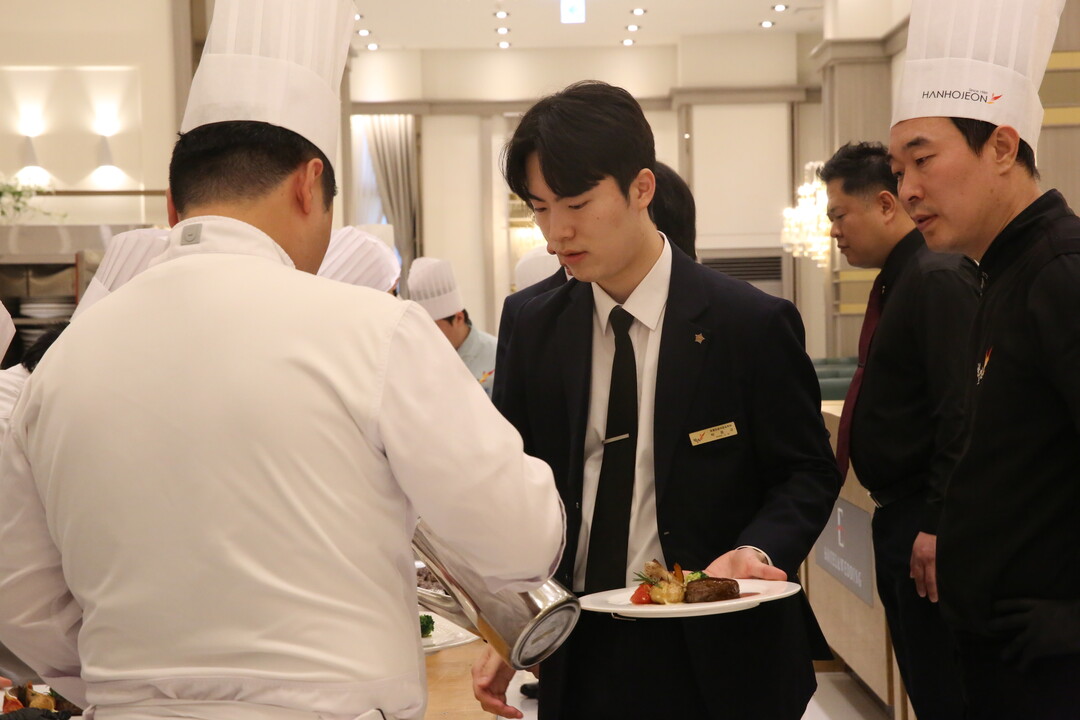 한호전 호텔경영학과, ‘2025 졸업전시회 및 불새축제 개최