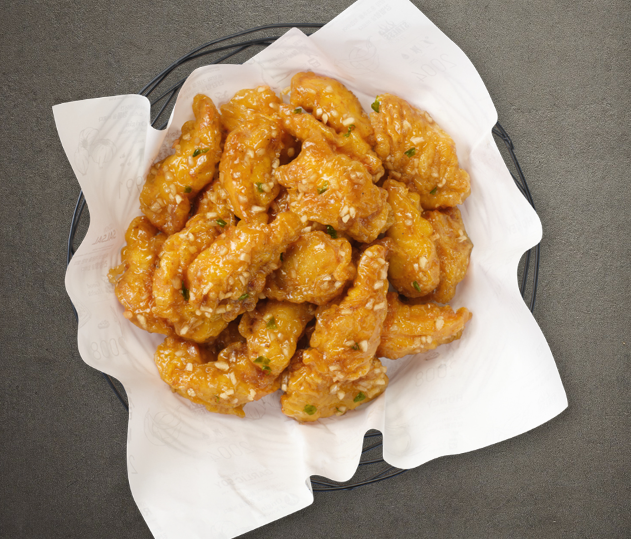 교촌치킨이 순살 치킨의 중량을 줄였다가 다시 회복한데 이어, 이번엔 일부 매장에서 해당 메뉴의 가격을 인상해 논란이 되고 있다. 사진=교촌치킨