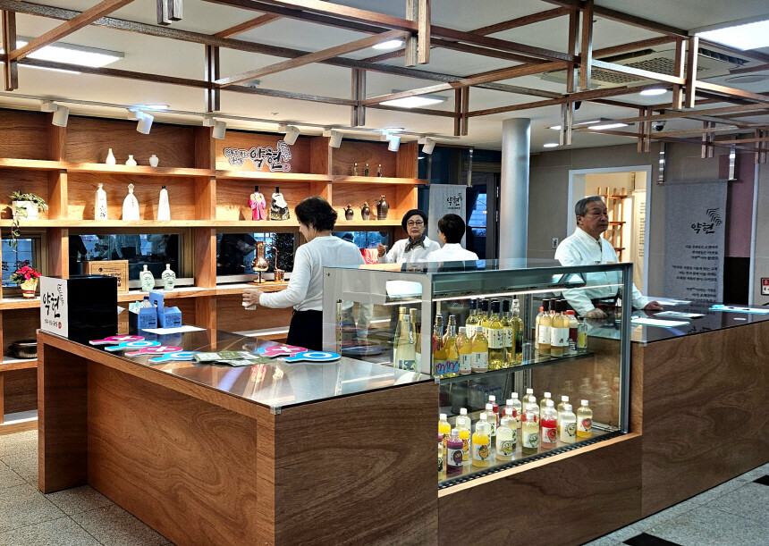 '무르익은 술처럼'… 어르신이 빚고 설명하는 전통주, 서울 중구 ‘약현’