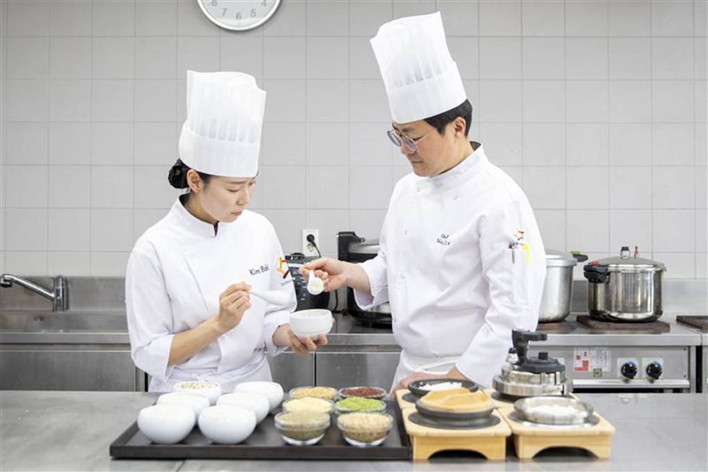 급식의 기본 ‘밥’부터 손본다… 아워홈, ‘밥 소믈리에’ 양성
