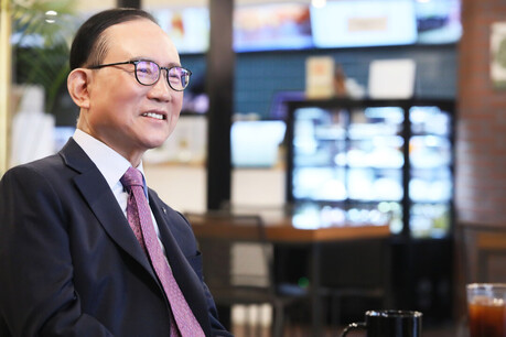 Interview / 전임 (사)한국생활연극협회 정중헌 이사장 “연극은 나이와 상관없이 다시 설 수 있는 무대입니다”