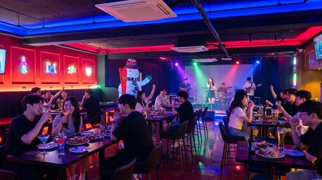 공연 보며 식사까지…홍대 ‘잼라운지’ 외국인 방문 증가