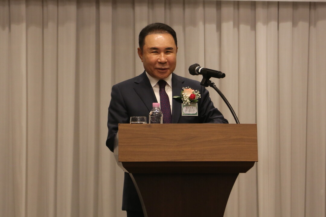 “왜 외식만 물가 안정의 희생양이 돼야 하나”… 윤홍근 회장, 규제·인식 전환 촉구