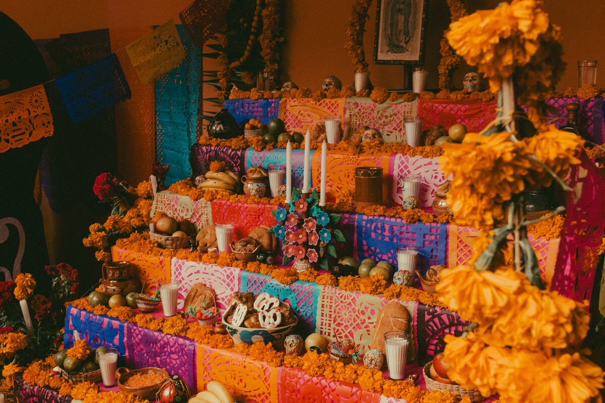 화려하게 꾸며진 '오프렌다'. 사진= Chris Luengas, pexels