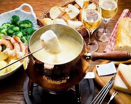 [잇:티켓 EATIQUETTE] 퐁뒤 냄비는 어떻게 함께 나눠 먹을까